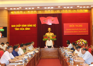 Đồng chí Bùi Văn Tỉnh, Ủy viên BCH T.Ư Đảng, Bí thư Tỉnh ủy kết luận hội nghị.
